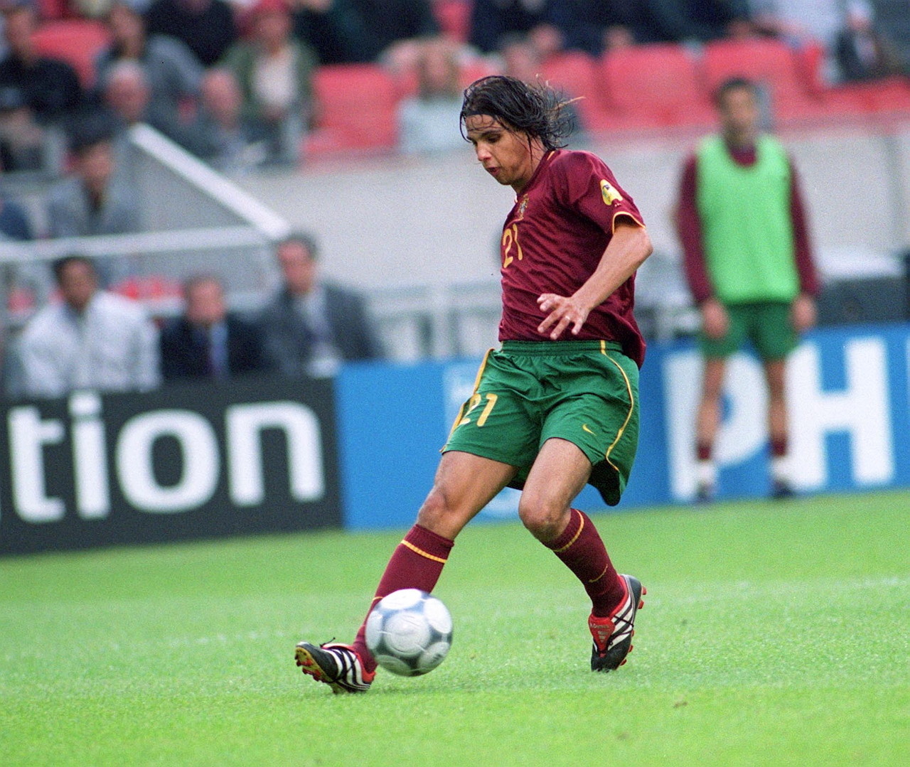 英超半场：沃尔特马德挑射破门，纽卡暂3-0埃弗顿（英超半场战报：沃尔特马德挑射建功，纽卡暂以3-0领先埃弗顿）