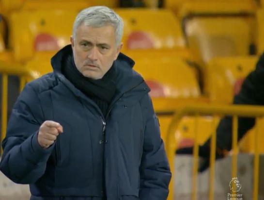 卡斯特罗普：踢拜仁染红是我铲球出现了失误；我最擅长8号位（卡斯特罗普：对阵拜仁被罚下因铲球失误；我最适合踢8号位）