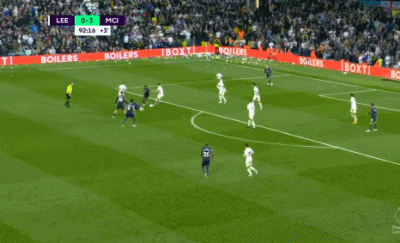 梅西91球领跑自然年射手榜，姆巴佩62球冲击C罗纪录（年度射手榜梅西91球居首，姆巴佩62球剑指C罗纪录）