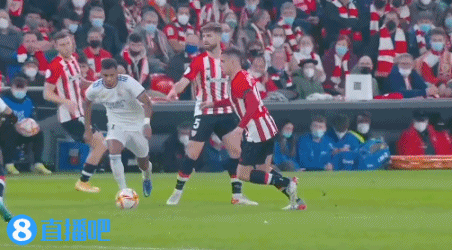 足球周刊：重返国足是刘若钒的愿望，殷切期待完成A级赛首秀（足球周刊：刘若钒盼重返国足，期待上演A级赛处子秀）