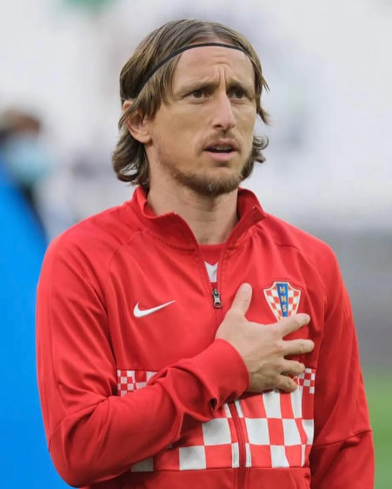 阿隆索暴怒！弗兰-加西亚一分钟两黄染红（弗兰-加西亚一分钟连吃两黄被罚下，阿隆索怒不可遏）