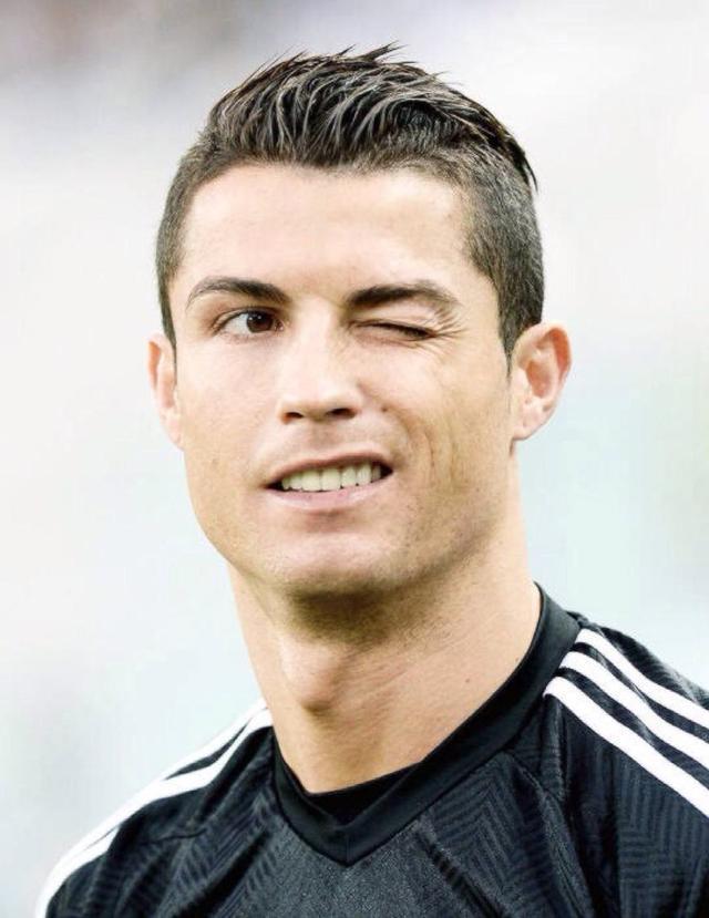 欧冠本周最佳阵容：马杜埃凯、孔德、格林伍德、卡尔在列（欧冠周最佳阵容出炉：马杜埃凯、孔德、格林伍德、卡尔入选）