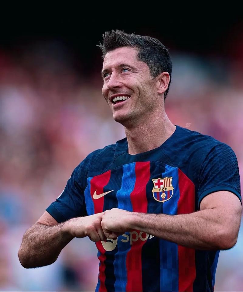 关键先生！高诗岩4中2得到8分5板8助&关键时刻拯救球队（高诗岩成关键先生：4投2中砍下8分5板8助，关键时刻力挽狂澜）