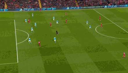 这中卫是真正的后防领袖（这名中卫才是后防线的真正领袖）