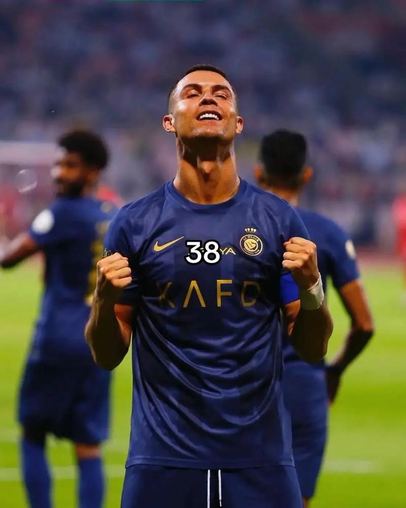 替补上阵，国米两位小将斯皮纳塞和博沃上演一线队首秀（国米两小将斯皮纳塞、博沃替补登场迎来一线队处子秀）